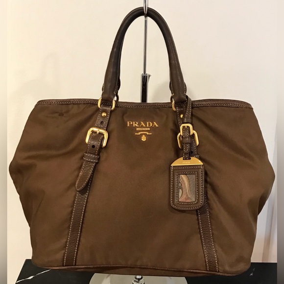 PRADA Nylon Hand Bag 🔥😍❤️